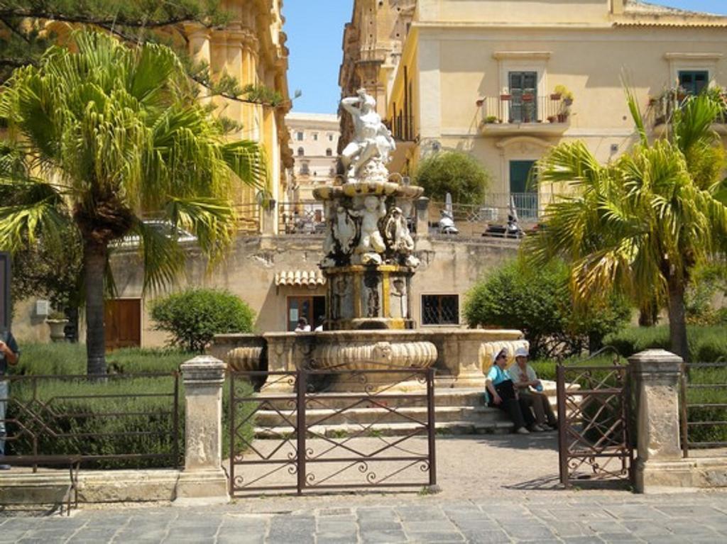 B&B Isola Del Sole Noto Exterior photo
